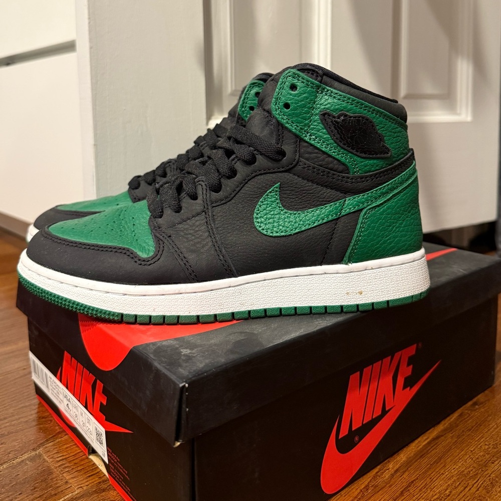 Pine Green / Black Air Jordan 1 Retro High OG